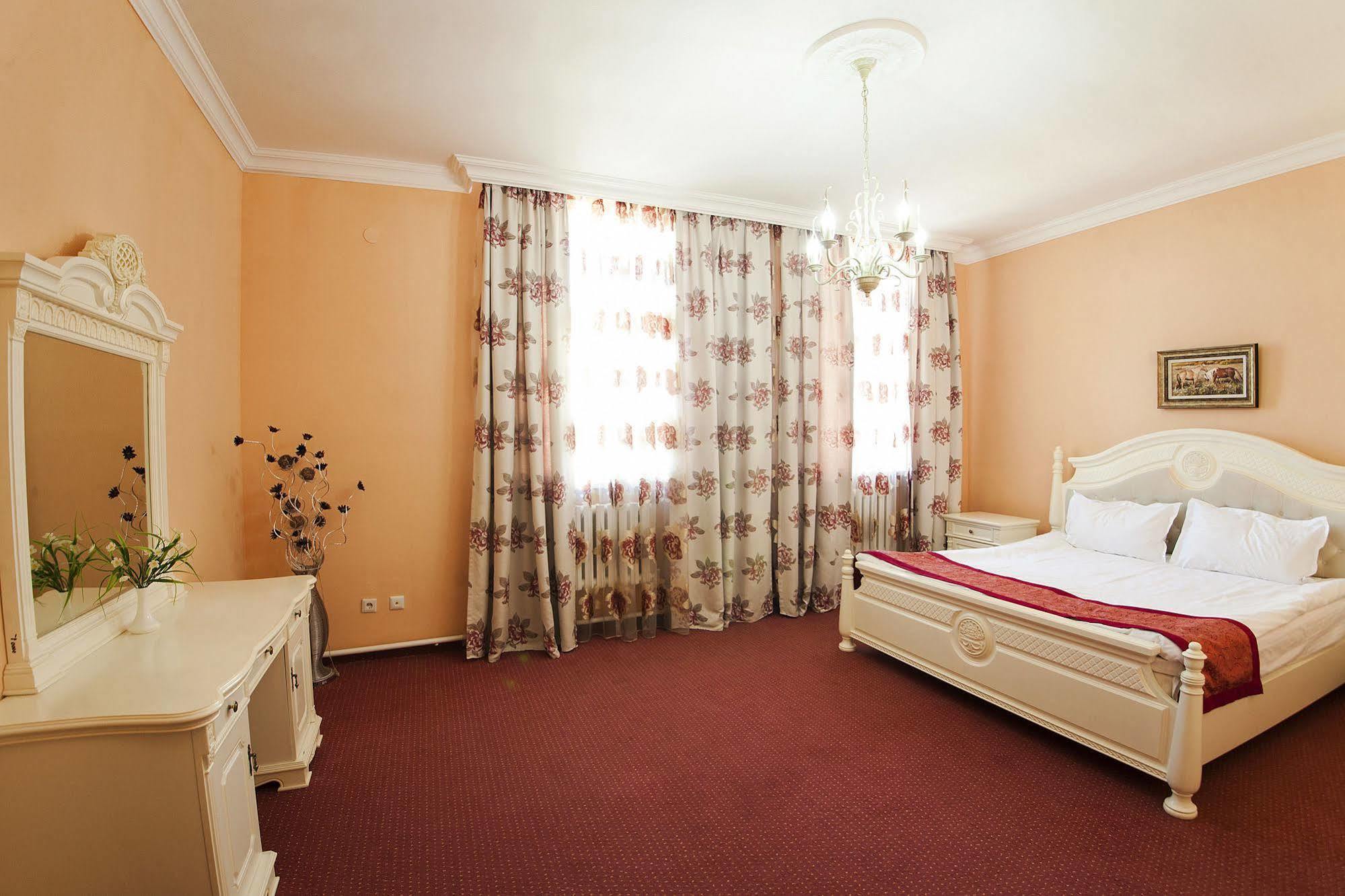 San Marino Hotel Astana エクステリア 写真
