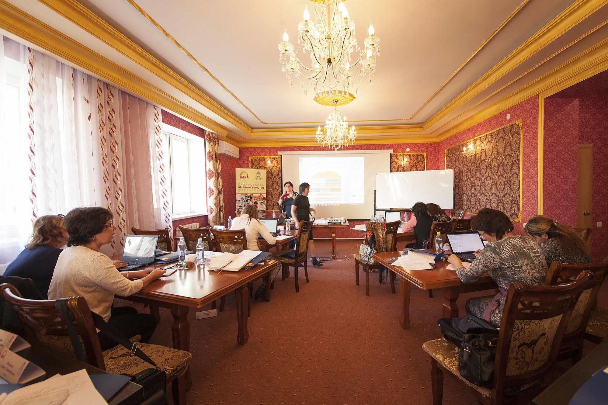 San Marino Hotel Astana エクステリア 写真